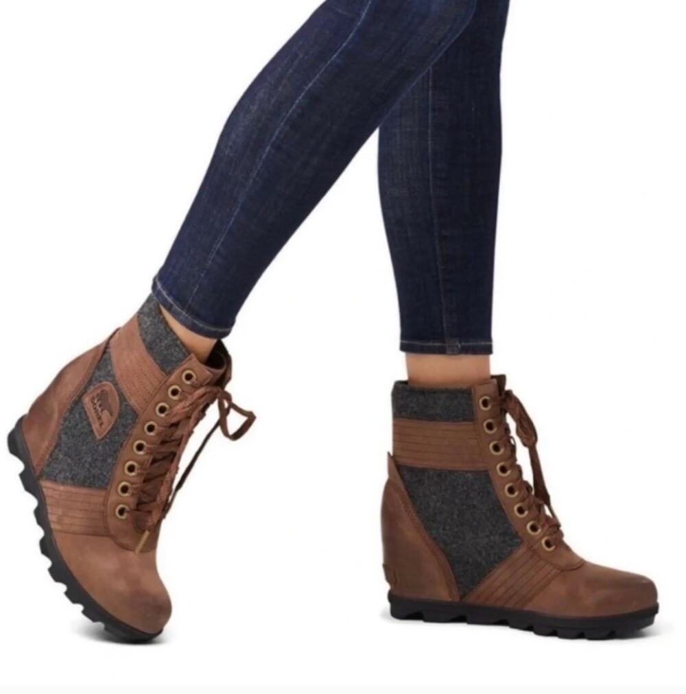 Sorel Lexie Wedge boot Women’s Brown Lace-Up Wedge Ankle Winter Boots Size 6.5